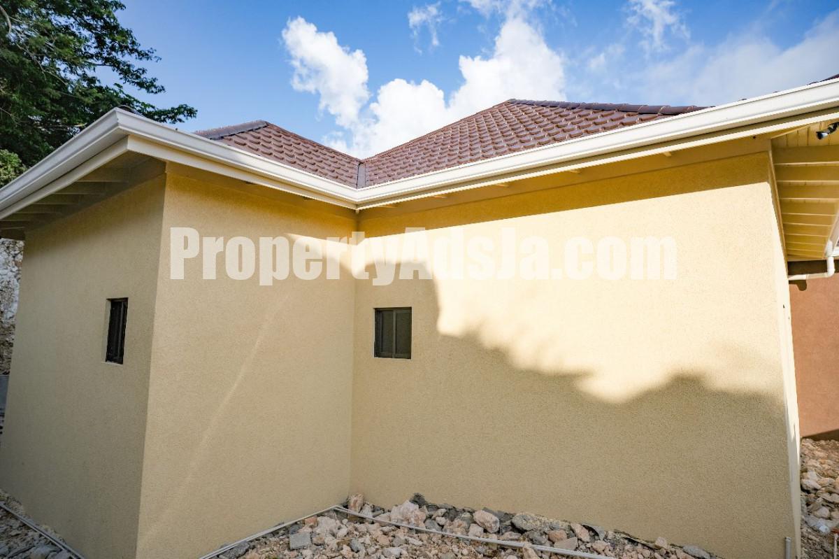 House For Sale in Buena Vista Mandeville, Manchester Jamaica