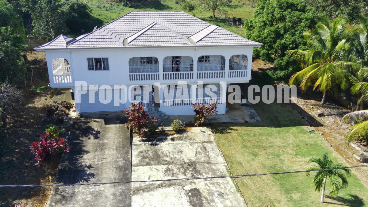 House For Sale in Santa Cruz, St. Elizabeth Jamaica