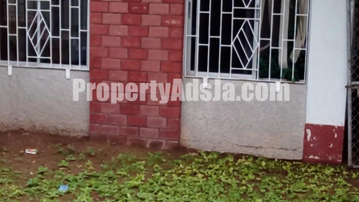 House For Sale in Pembroke Hall, Kingston / St. Andrew Jamaica