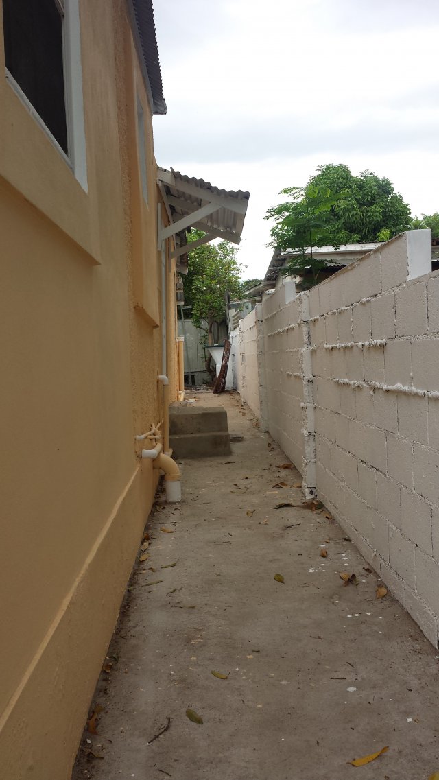 House For Rent in Deanery Elletson Rd, Kingston / St. Andrew Jamaica