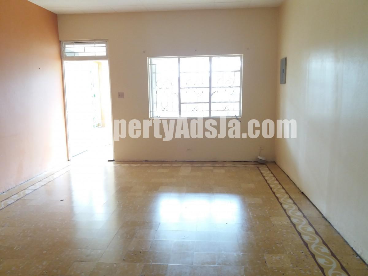 House For Rent in Red Hills Road, Kingston / St. Andrew Jamaica