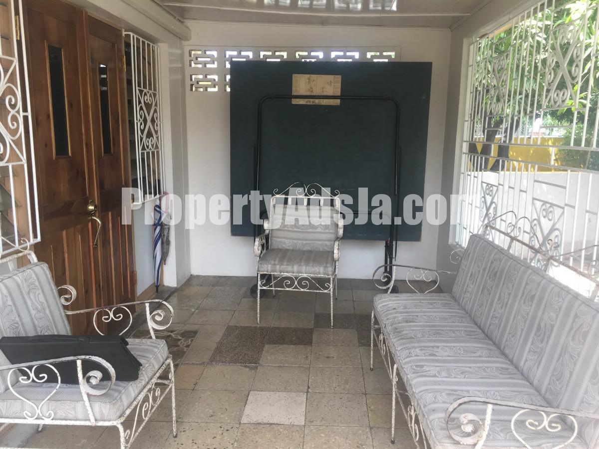 House For Sale in Pembroke Hall, Kingston / St. Andrew Jamaica