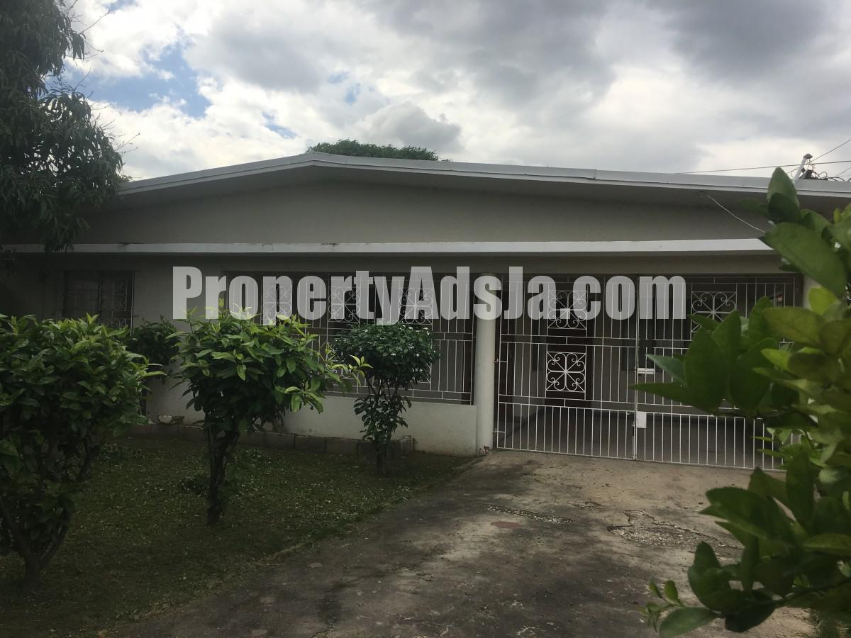 House For Sale in Red Hills Road, Kingston / St. Andrew Jamaica