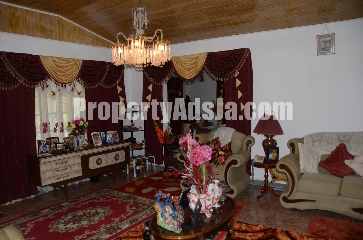 House For Sale in Black River, St. Elizabeth Jamaica