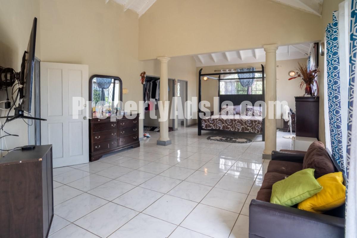 House For Sale in Smokey Vale, Kingston / St. Andrew Jamaica