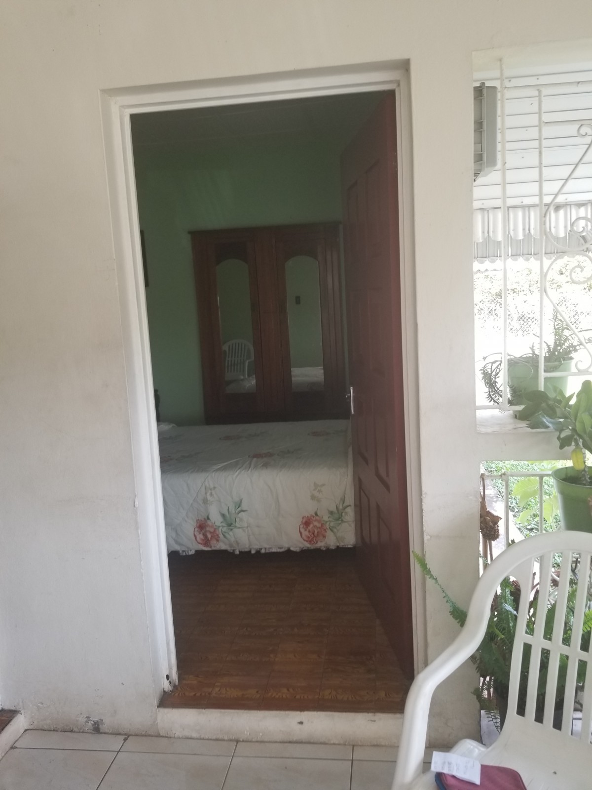Flat For Rent in Molynes Road, Kingston / St. Andrew Jamaica