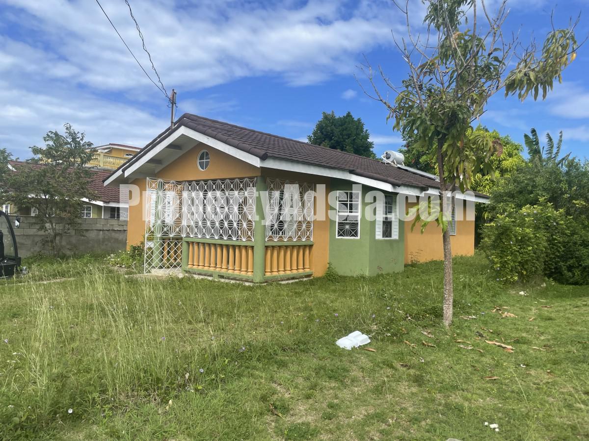 House For Sale in Stonebrook Vista, Trelawny Jamaica