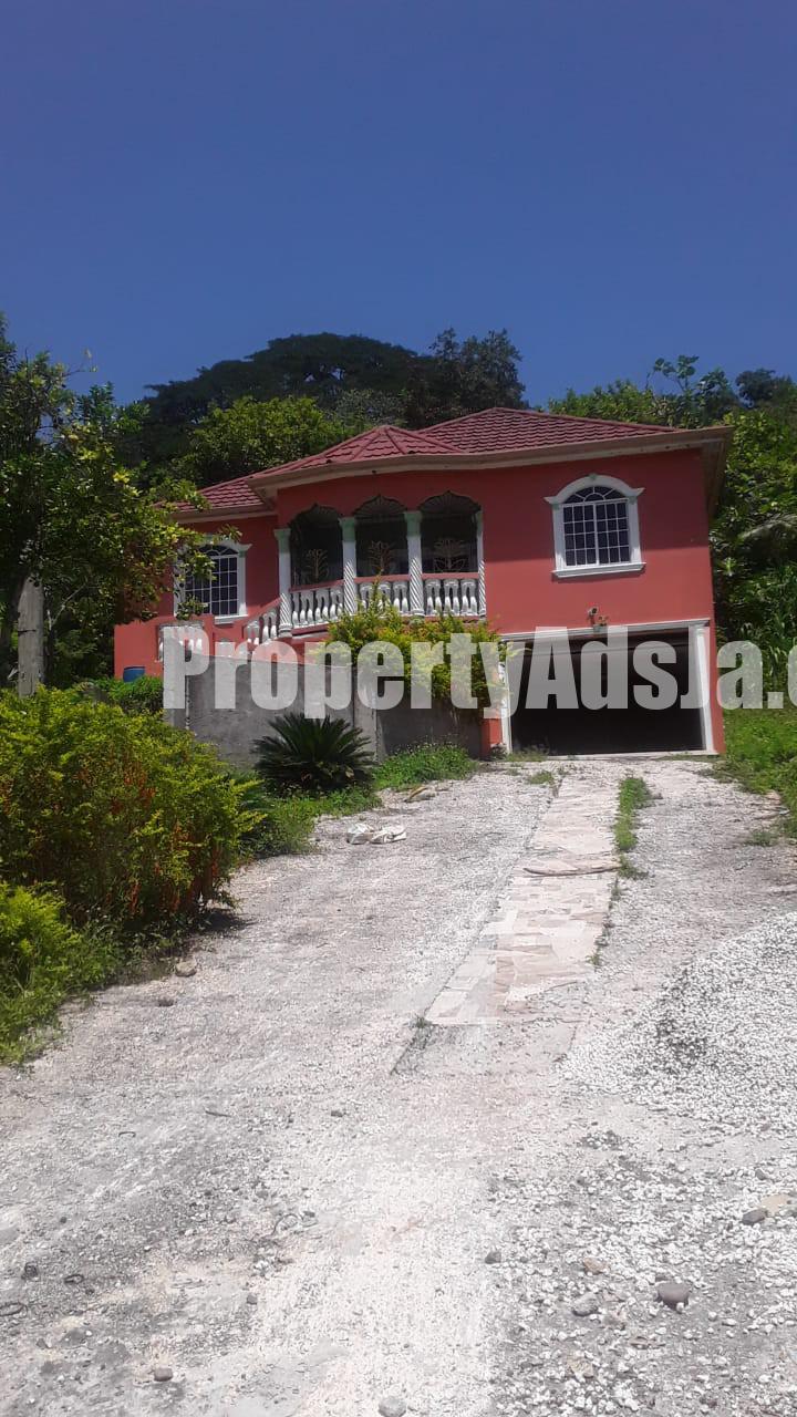 House For Rent in spaldings, Manchester Jamaica