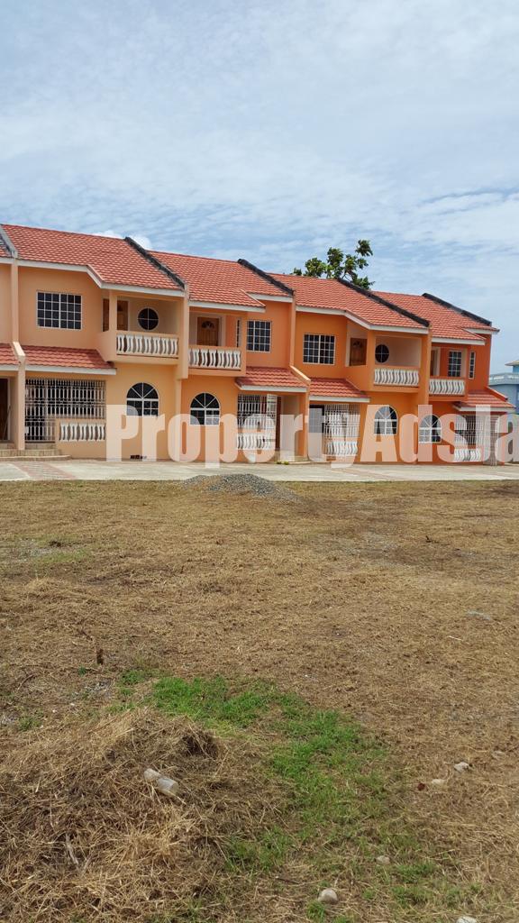 Townhouse For Sale in Albion estate, St. Thomas Jamaica
