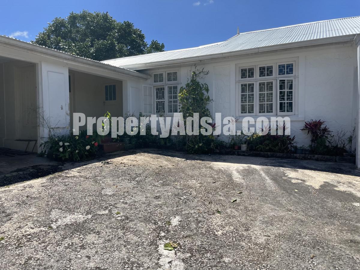 House For Sale in Mandeville, Manchester Jamaica