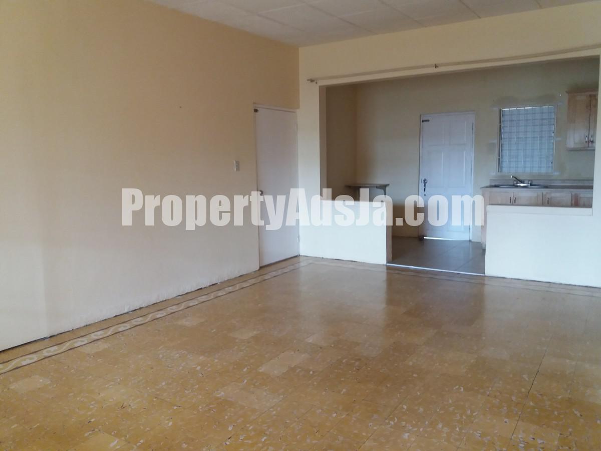 House For Rent in Red Hills Road, Kingston / St. Andrew Jamaica