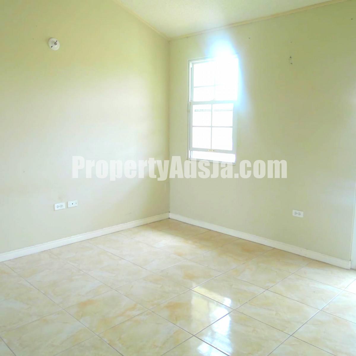 Townhouse For Rent in Portmore Country Club, St. Catherine Jamaica