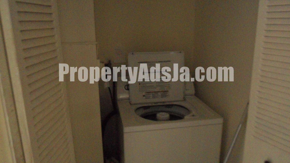 Apartment For Sale in OAKLAND COURT, Kingston / St. Andrew Jamaica