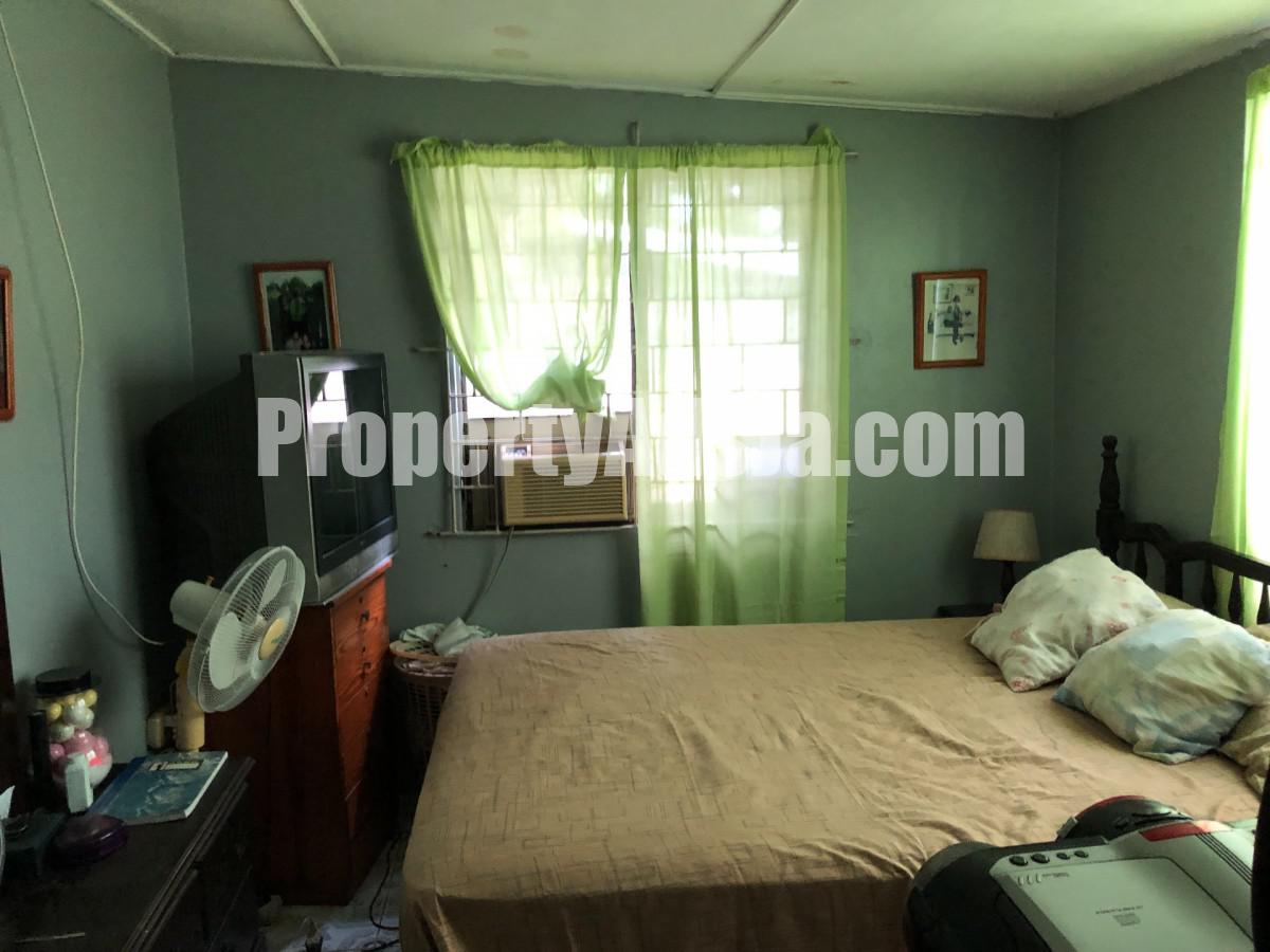 House For Sale in Pembroke Hall, Kingston / St. Andrew Jamaica