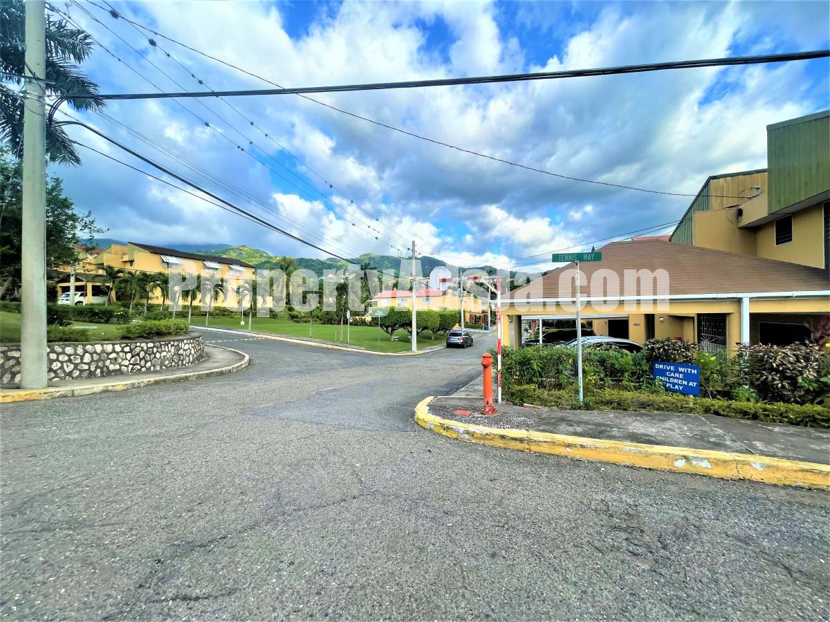 Townhouse For Rent in WATERWORKS, Kingston / St. Andrew Jamaica