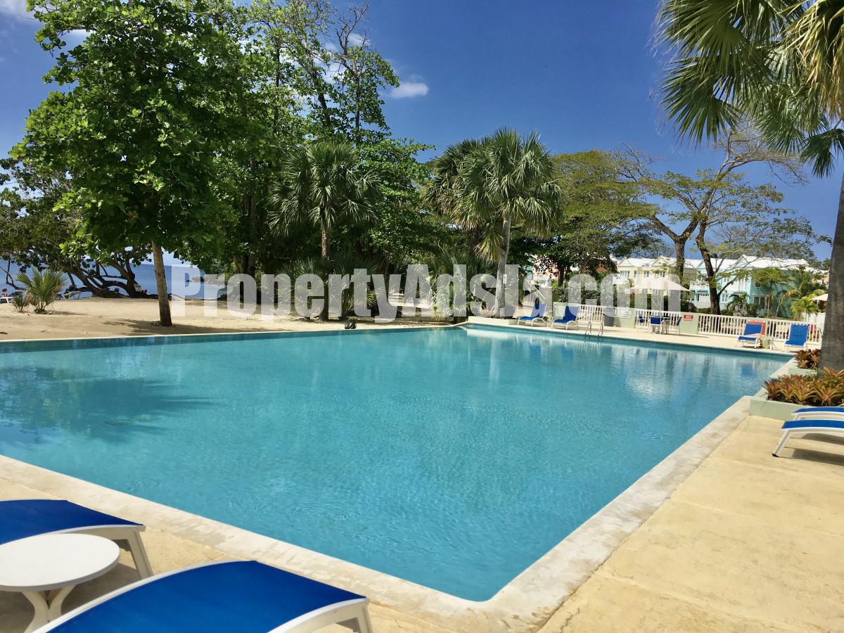 Resort/vacation property For Sale in Little Bay Country Club, Hanover