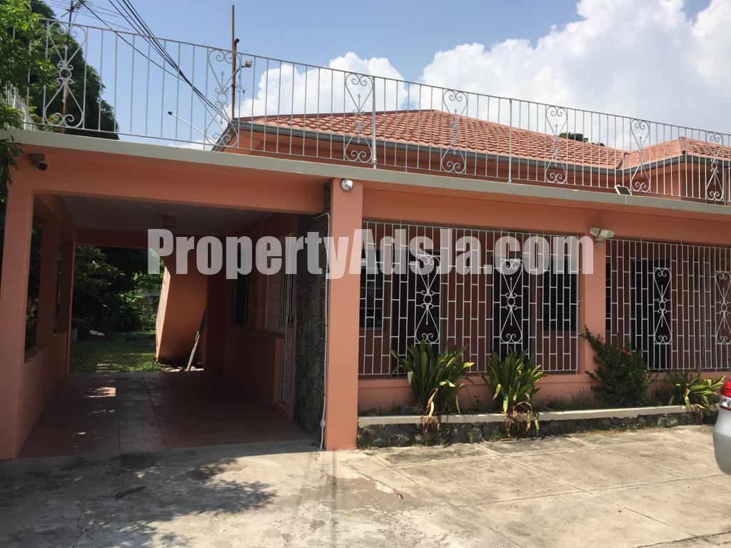 House For Rent in Molynes Gardens, Kingston / St. Andrew Jamaica