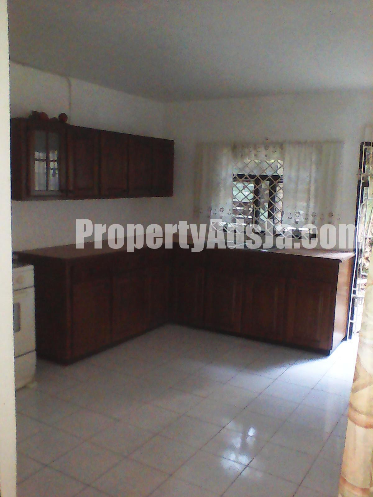 Flat For Rent in Redhills, Kingston / St. Andrew Jamaica
