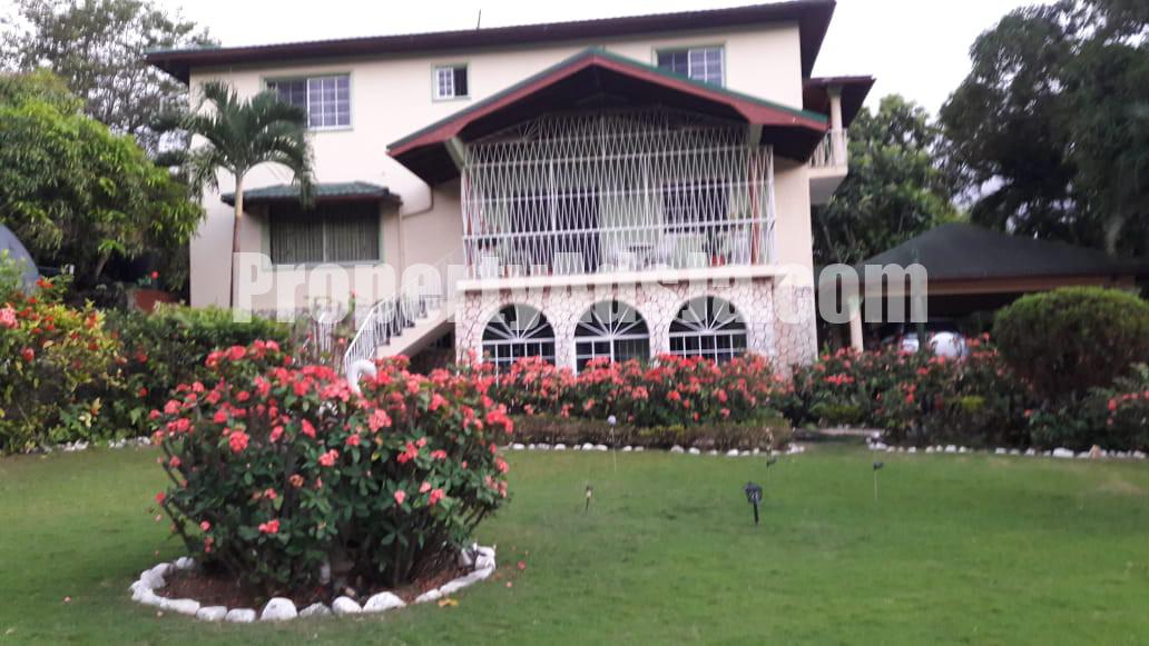House For Sale in Golden Acres Red Hills, Kingston / St. Andrew Jamaica