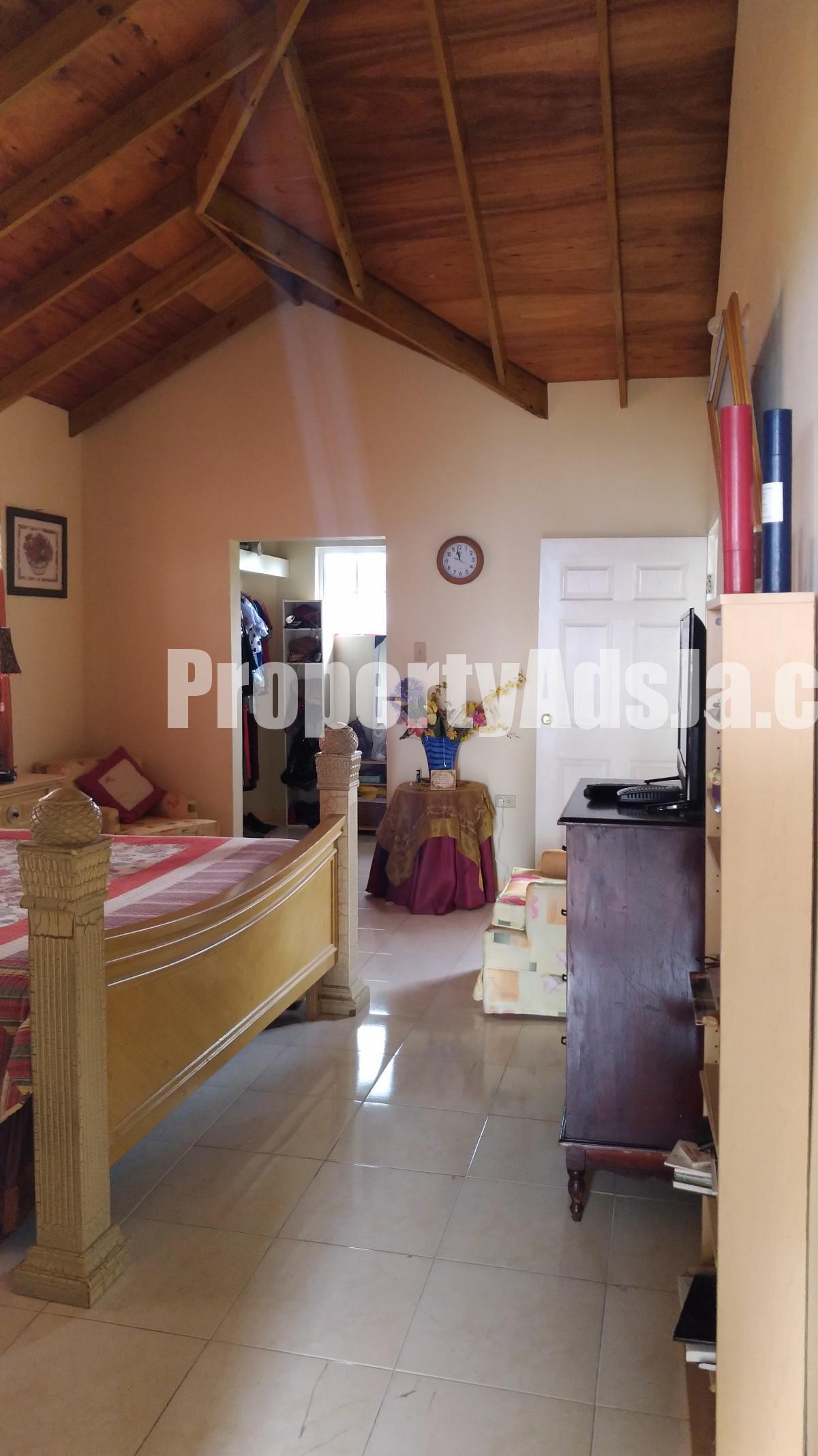 House For Sale in Red Hills Kingston 19, Kingston / St. Andrew Jamaica