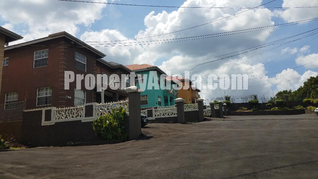 Townhouse For Sale in Greenvale, Manchester Jamaica