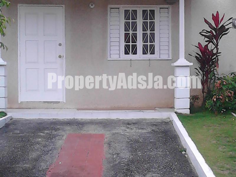Townhouse For Rent in Hope Pastures, Kingston / St. Andrew Jamaica