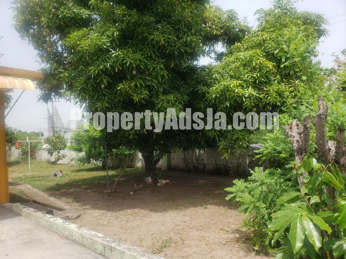 House For Sale in Meadowbrook, Kingston / St. Andrew Jamaica