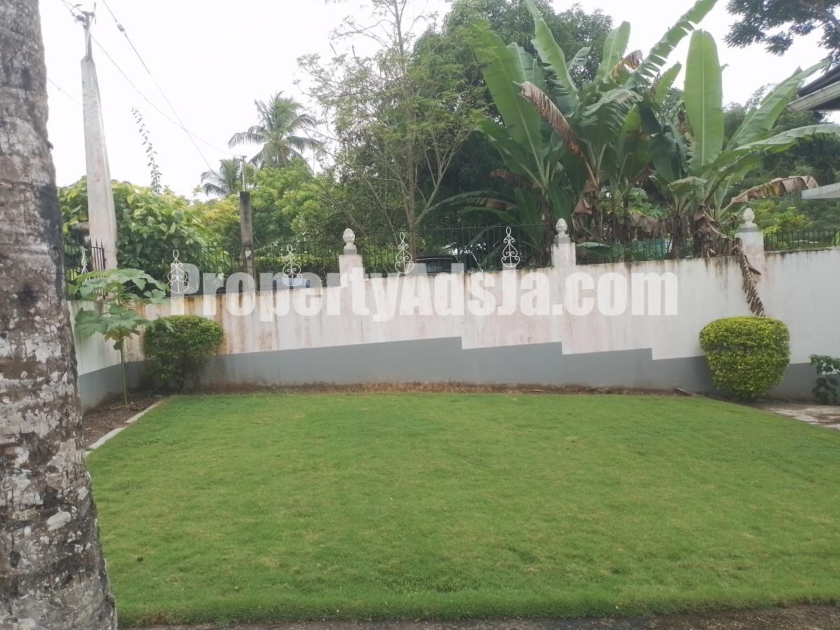 House For Sale in ALLEPO Highgate, St. Mary Jamaica