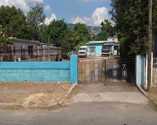 House For Sale in Hughenden, Kingston / St. Andrew Jamaica