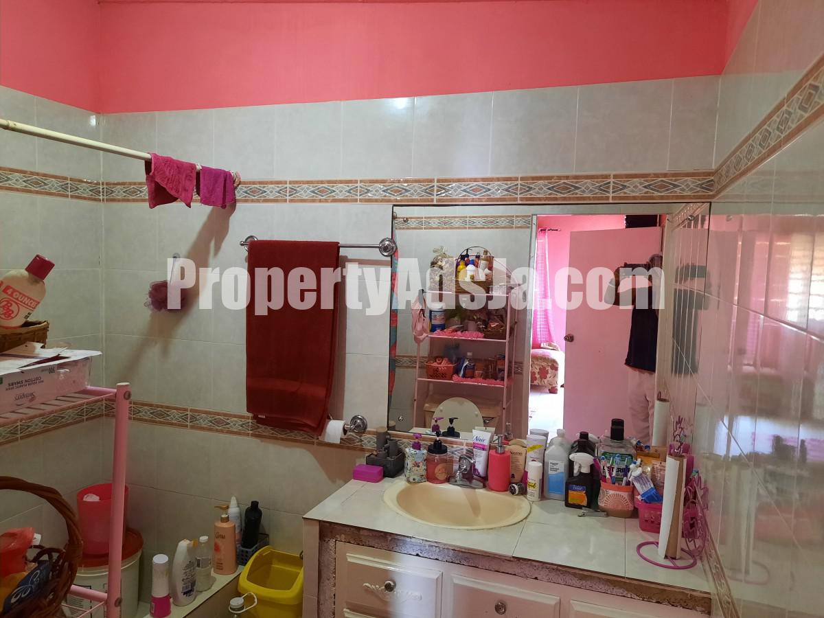 House For Sale in Manley Meadows Kgn 2, Kingston / St. Andrew Jamaica