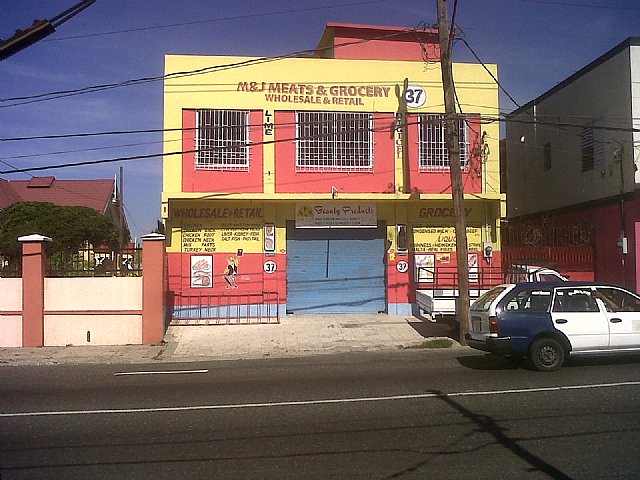 Commercial building For Sale in Below Cross Roads