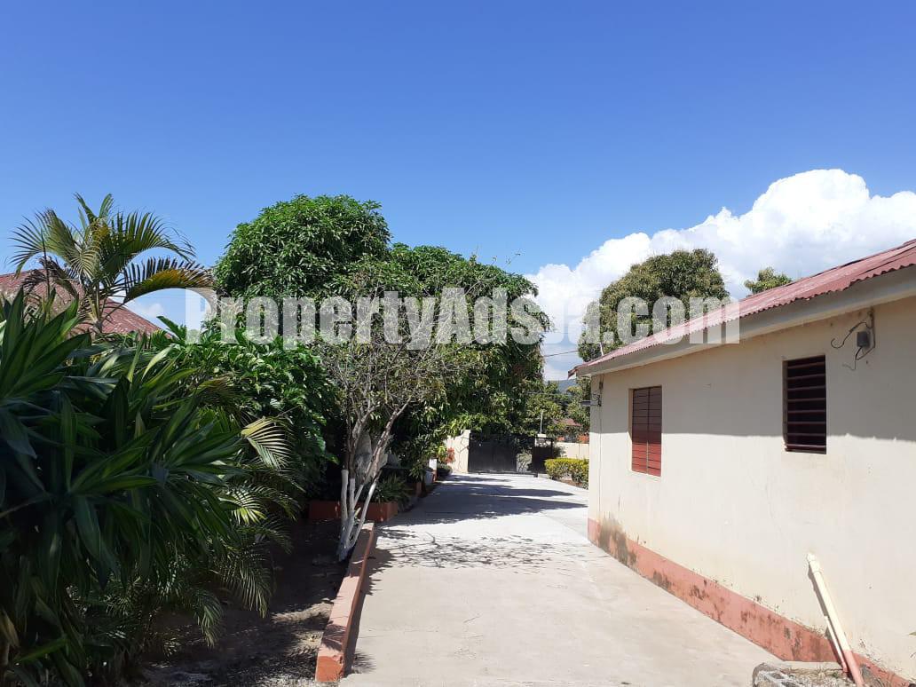 House For Sale in Sundown Crescent, Kingston / St. Andrew Jamaica