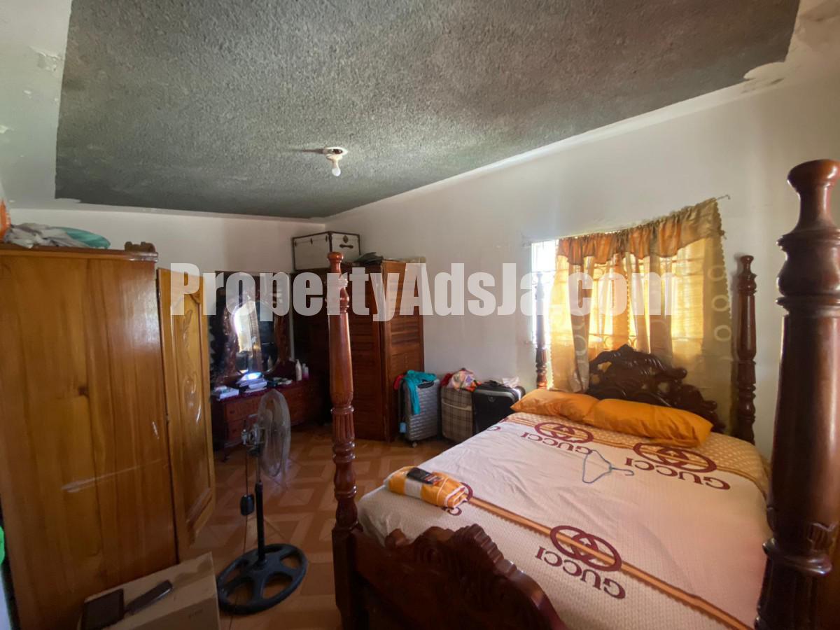 House For Sale in Mineral Heights, Clarendon Jamaica