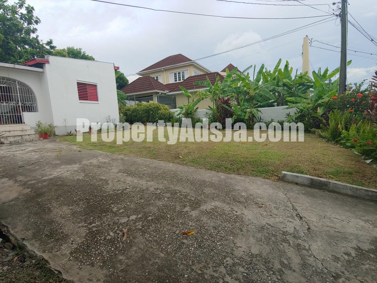 House For Sale in Cherry Gardens, Kingston / St. Andrew Jamaica