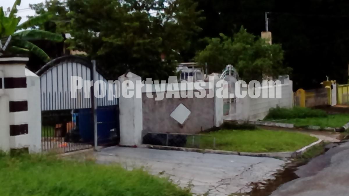 House For Sale in Pembroke Hall, Kingston / St. Andrew Jamaica