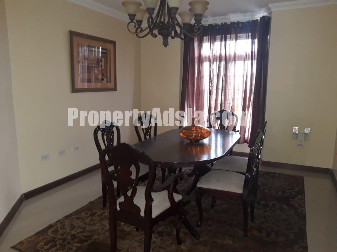 Townhouse For Rent in JACKS HILL KINGSTON 6, Kingston / St. Andrew