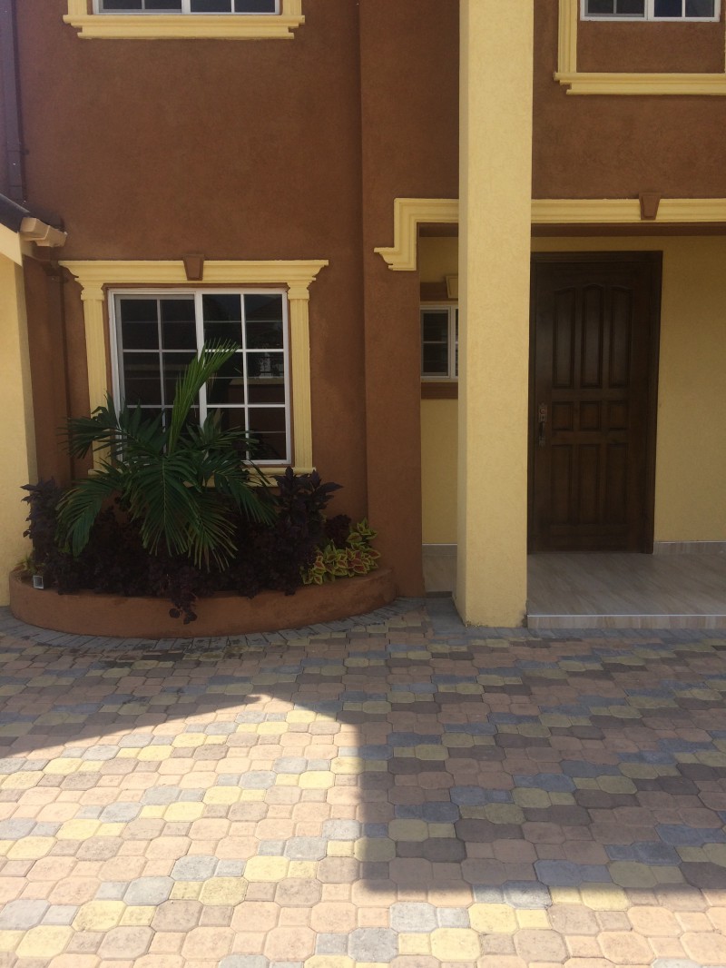 Townhouse For Sale in BARBICAN AREA, Kingston / St. Andrew Jamaica