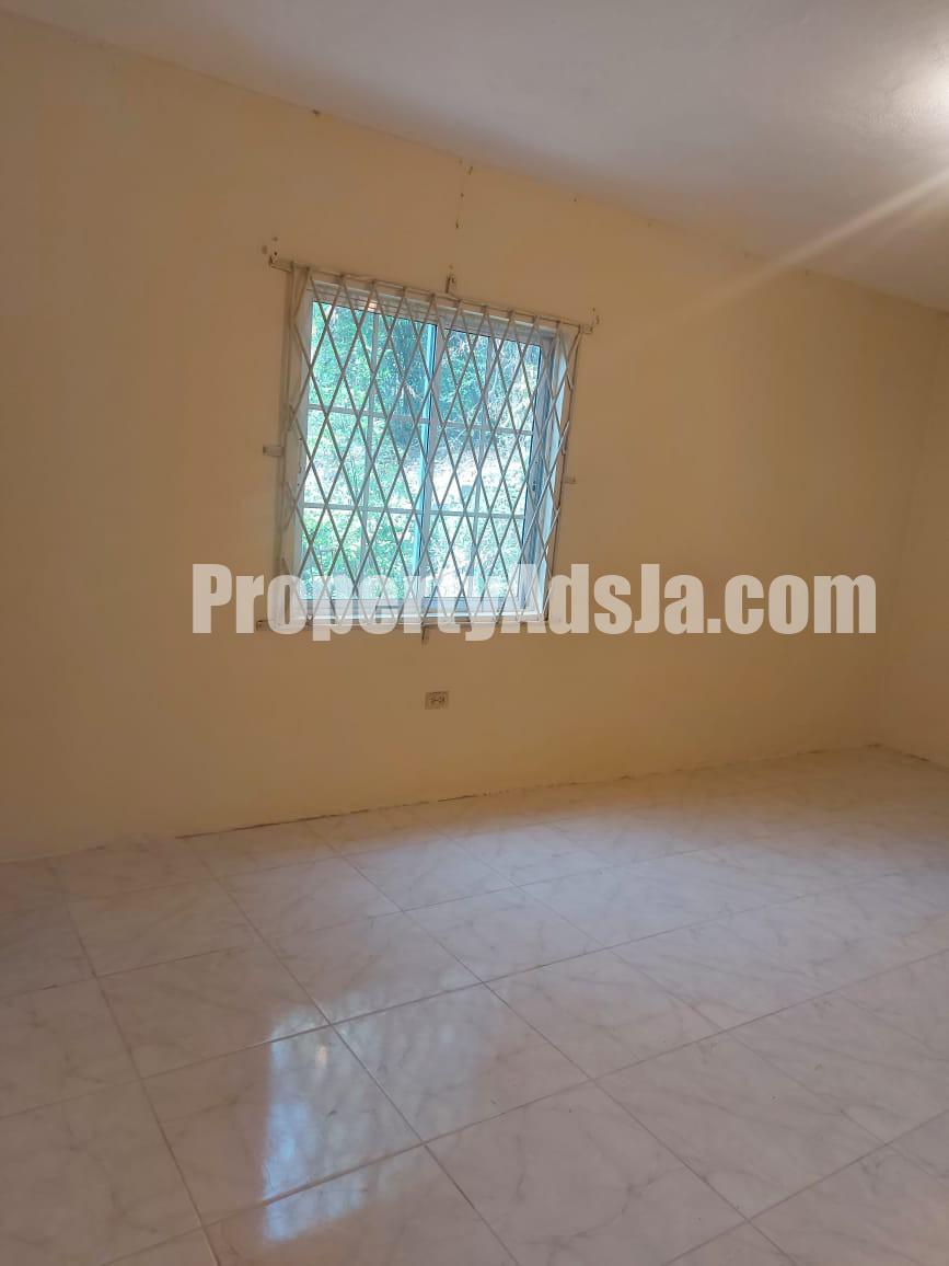 House For Rent in Mineral Heights May Pen, Clarendon Jamaica