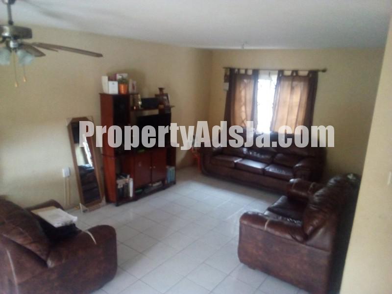 Townhouse For Sale in Morris Meadows, St. Catherine Jamaica