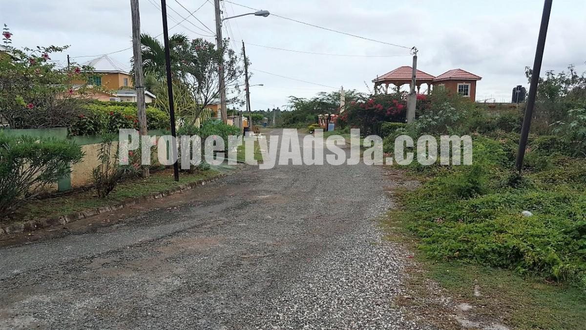 Residential lot For Sale in Ocean Crescent Old Harbour Mews, St