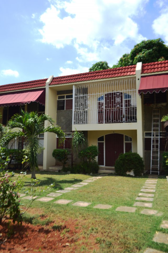 Apartment For Sale in Kingston 19 SALE PENDING, Kingston / St. Andrew