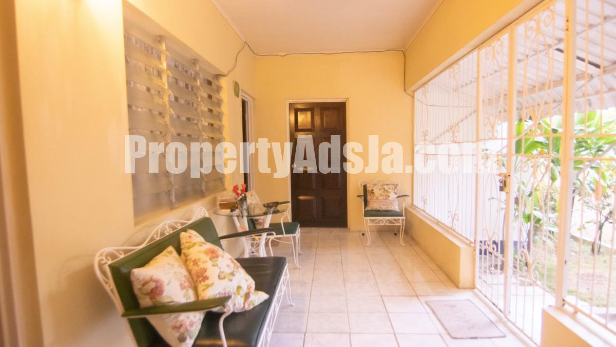 House For Sale in Near Denbigh, Clarendon Jamaica