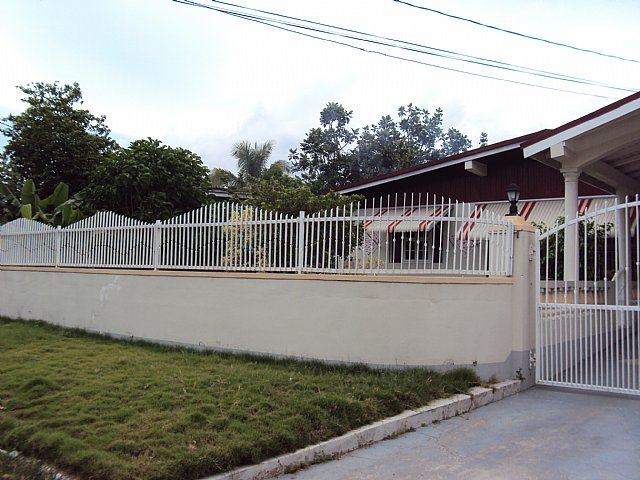 House For Sale in Washington Gardens, Kingston / St