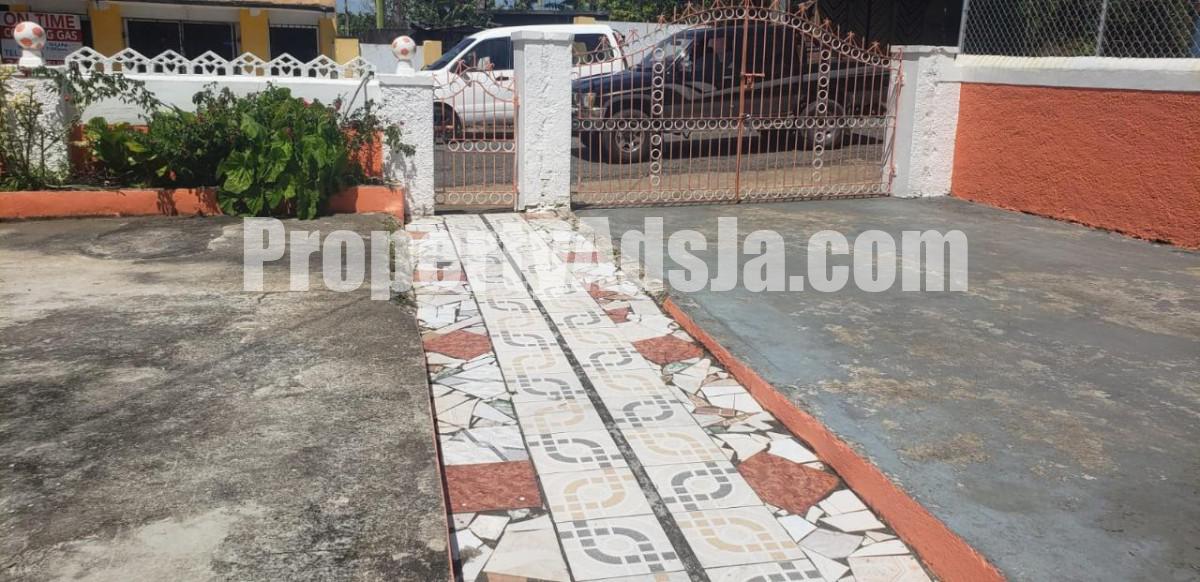 House For Sale in Guys Hill, St. Catherine Jamaica