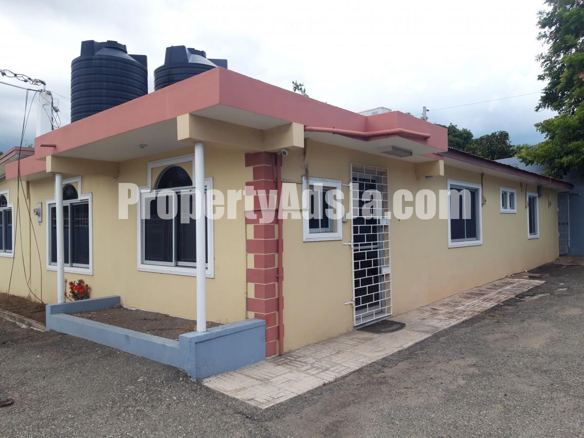 Commercial building For Sale in Hagley Park Road, Kingston / St. Andrew