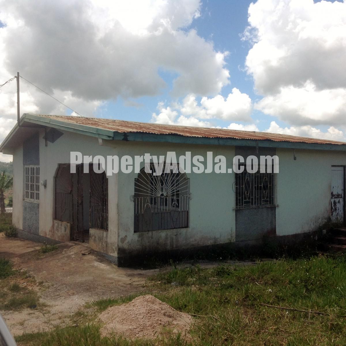 House For Sale in Christiana, Manchester Jamaica