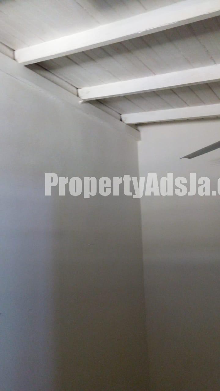 House For Rent in Meadowbrook Park Kgn 19, Kingston / St. Andrew