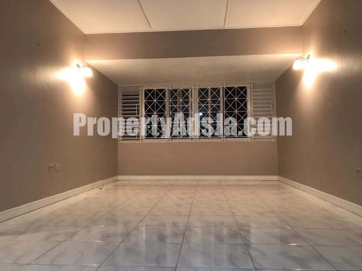 Apartment For Sale in Mona Great House Kingston 6, Kingston / St