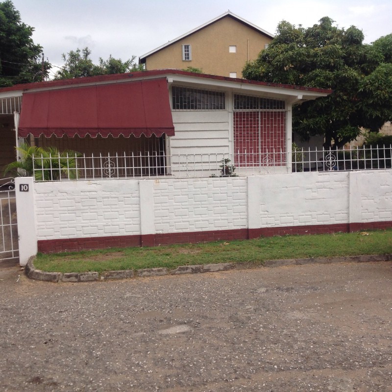House For Sale in Liguanea Park, Kingston / St. Andrew Jamaica