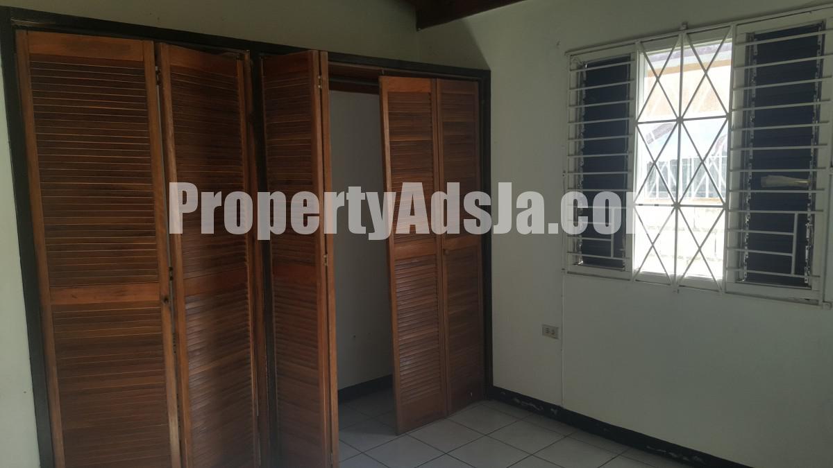 House For Sale in Molynes Road, Kingston / St. Andrew Jamaica